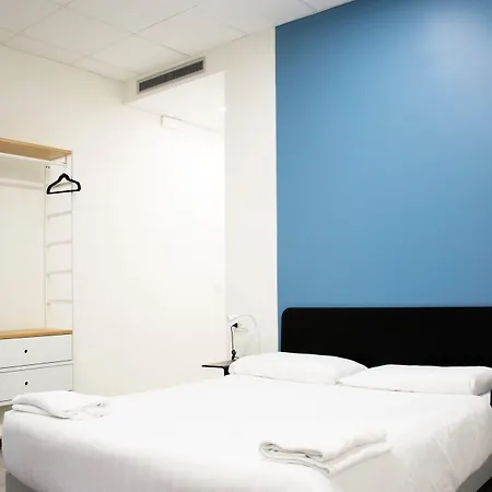 Hostel Ostelzzz