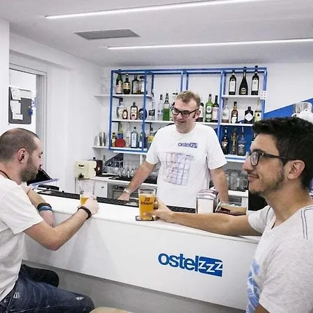Hostel Ostelzzz Mediolan
