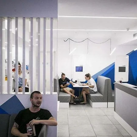 Hostel Ostelzzz Mediolan